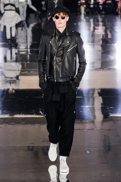 Look 77